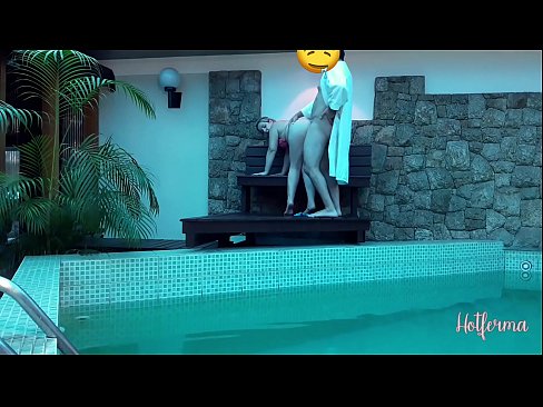 ❤️ Oga pe iranṣẹbinrin si awọn pool, sugbon ko le koju kan gbona ❤️ wa %yo.novoporn.ru